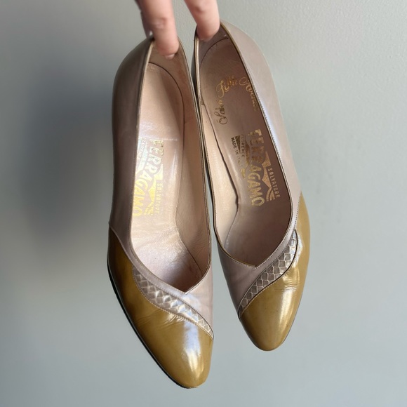 Salvatore Ferragamo Taupe/Gray Leather Pumps - Picture 3 of 5